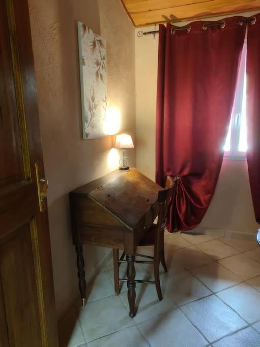 Sous Le Chateau Montaut  Exterior photo